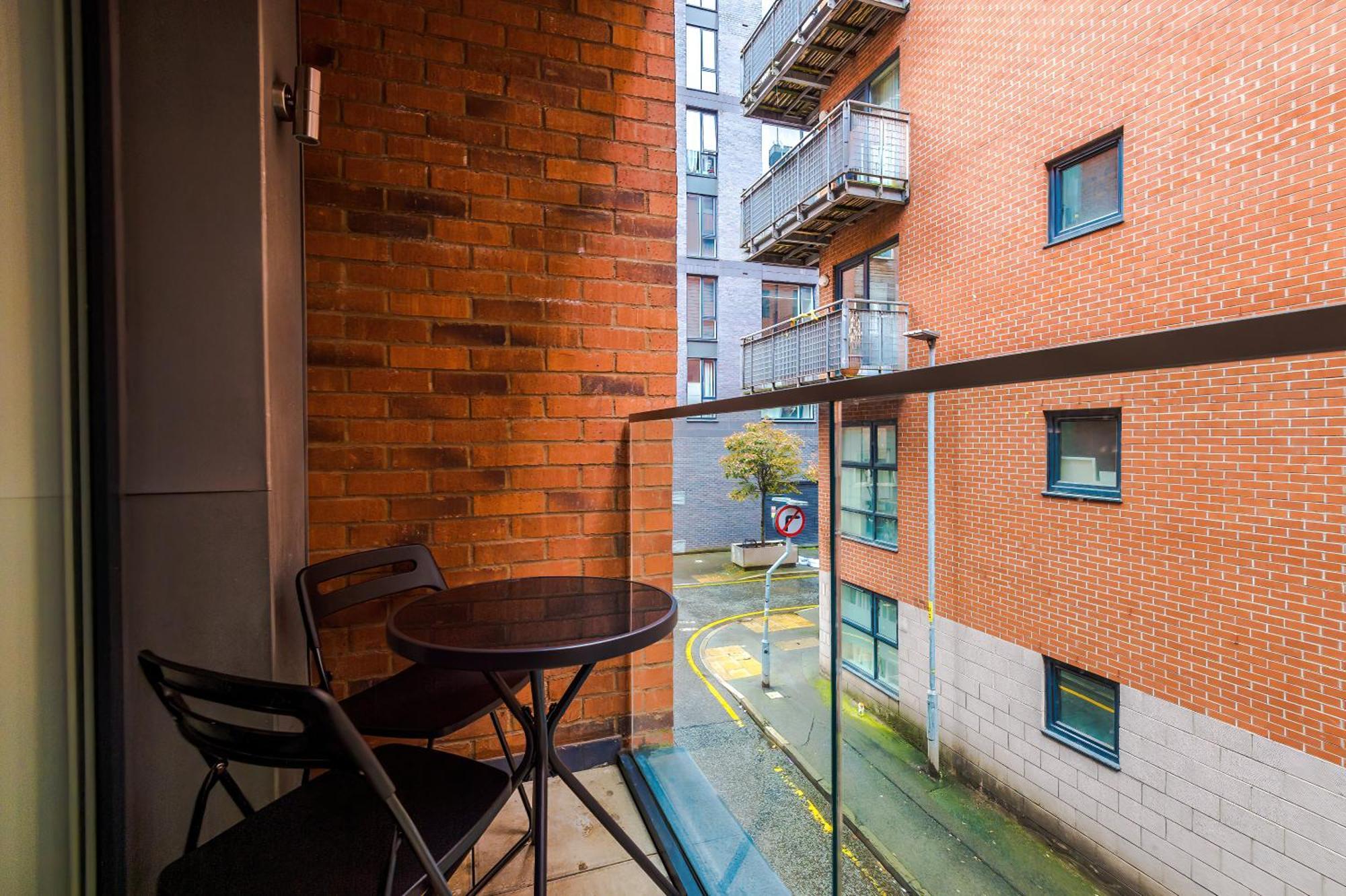 Hilltop Serviced Apartments- Northern Quarter Manchester Room photo